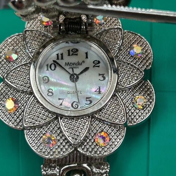 Mondu Flip Rhinestone Flower Cuff Bracelet Watch Silver‎ Tone Quartz Japan Movt main image 4